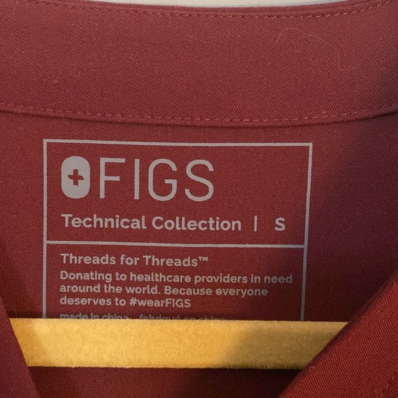 RARE Limited release Figs SMALL Masaya Burgundy Scrub Top Worn Once - Picture 2 of 5